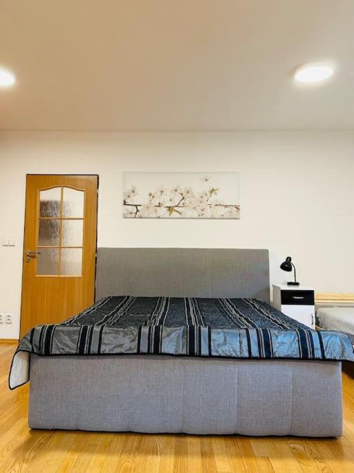 Family-Friendly Prague 5 Stay Exterior foto